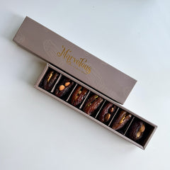 تمر مجدول مع المكسرات - ٧ حبات